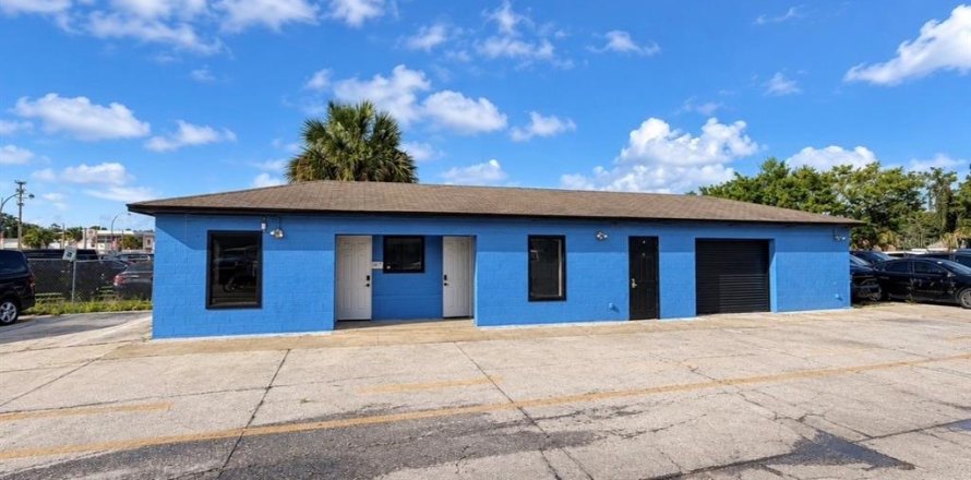 Immobilier commercial à Orlando, Floride 105.17 m2 № 2384215