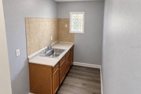 Immobilier commercial à louer à Orlando, Floride: 105.17 m2 № 2384215 - photo 9