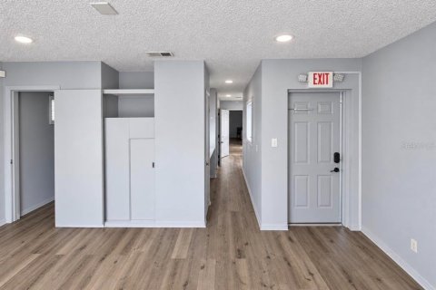 Immobilier commercial à louer à Orlando, Floride: 105.17 m2 № 2384215 - photo 7