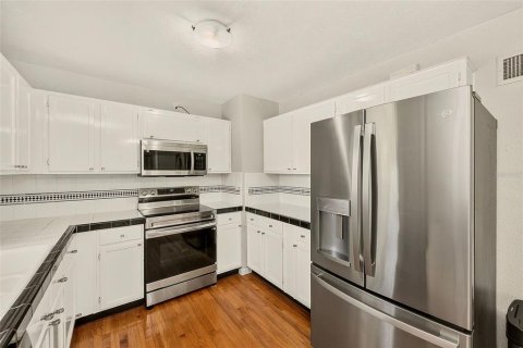 House in Clearwater, Florida 2 bedrooms, 118.17 sq.m. № 2379104 - photo 7