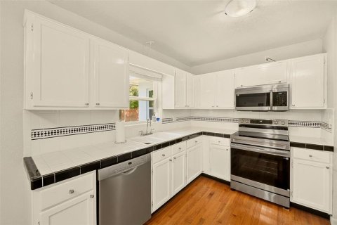 House in Clearwater, Florida 2 bedrooms, 118.17 sq.m. № 2379104 - photo 3