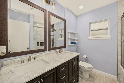 House in Clearwater, Florida 2 bedrooms, 118.17 sq.m. № 2379104 - photo 14