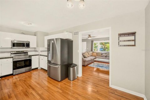 House in Clearwater, Florida 2 bedrooms, 118.17 sq.m. № 2379104 - photo 6