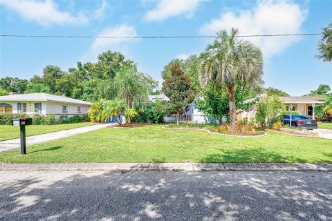 House in Clearwater, Florida 2 bedrooms, 118.17 sq.m. № 2379104 - photo 27