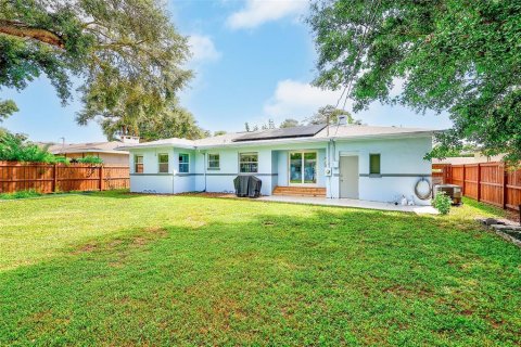 House in Clearwater, Florida 2 bedrooms, 118.17 sq.m. № 2379104 - photo 30