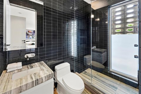 Casa en alquiler en Miami Beach, Florida, 4 dormitorios, 343.92 m2 № 2011209 - foto 25