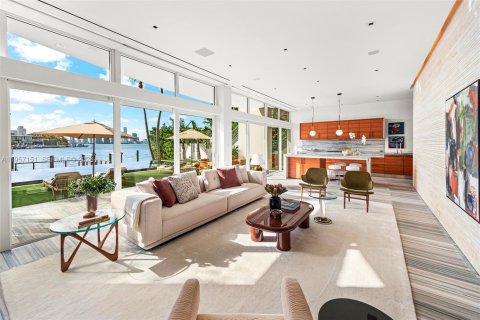 Casa en Miami Beach, Florida 4 dormitorios, 343.92 m2 № 2011209
