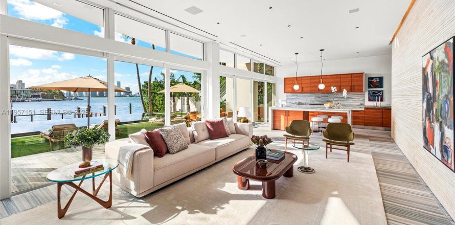 Casa en Miami Beach, Florida 4 dormitorios, 343.92 m2 № 2011209