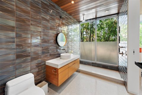 Casa en alquiler en Miami Beach, Florida, 4 dormitorios, 343.92 m2 № 2011209 - foto 28