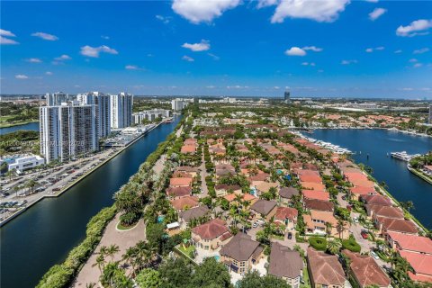 Condo in Aventura, Florida, 2 bedrooms № 2074990 - photo 18