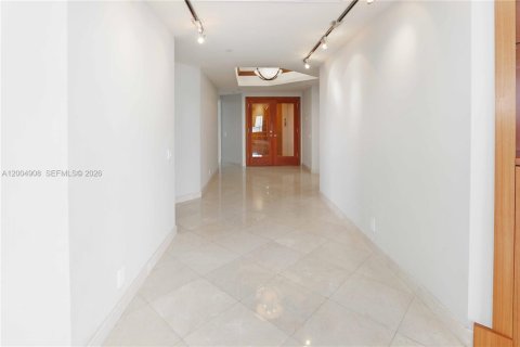 Condo in Aventura, Florida, 2 bedrooms № 2074990 - photo 5