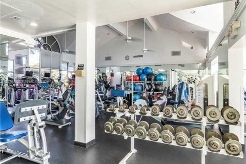 Condo in Aventura, Florida, 2 bedrooms № 2074990 - photo 28