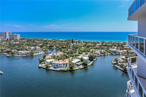 Condo in Aventura, Florida, 2 bedrooms  № 2074990