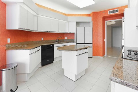Condo in Aventura, Florida, 2 bedrooms № 2074990 - photo 13