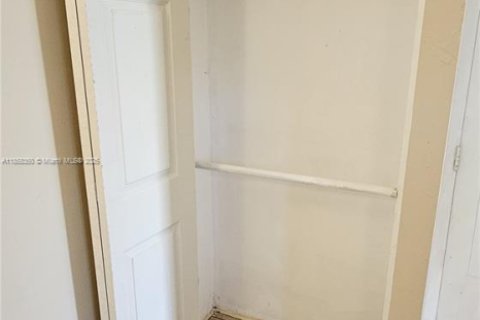 Appartement à louer à Hollywood, Floride: 37.16 m2 № 1882629 - photo 7