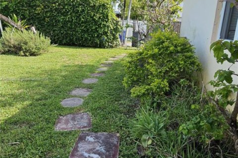Appartement à louer à Hollywood, Floride: 37.16 m2 № 1882629 - photo 14