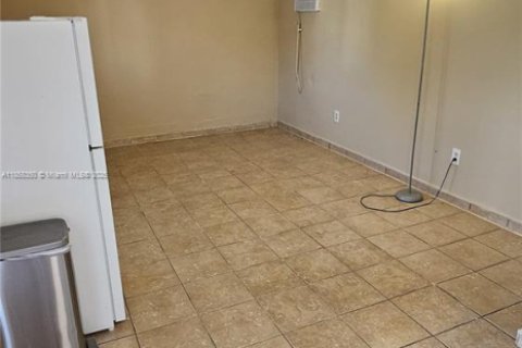 Appartement à louer à Hollywood, Floride: 37.16 m2 № 1882629 - photo 6