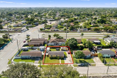 Casa en venta en Miami, Florida, 3 dormitorios, 80.64 m2 № 1967870 - foto 25