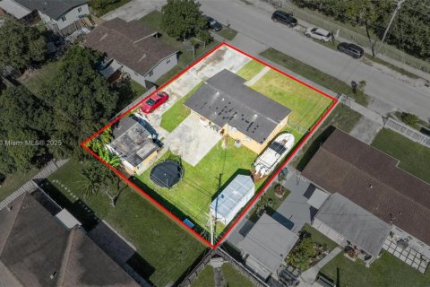 Casa en venta en Miami, Florida, 3 dormitorios, 80.64 m2 № 1967870 - foto 5