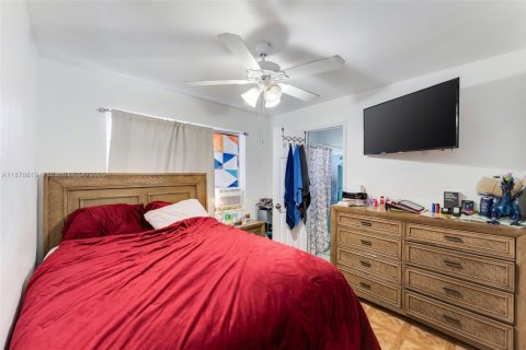 Commercial property in Miami Springs, Florida 338.63 sq.m. № 1928066 - photo 10