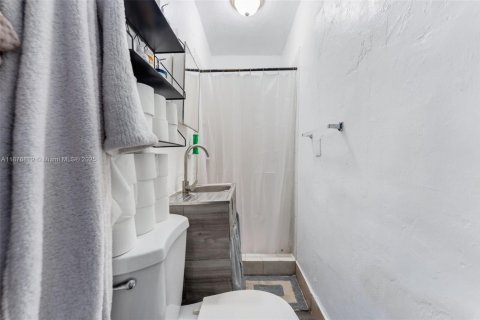 Commercial property in Miami Springs, Florida 338.63 sq.m. № 1928066 - photo 12