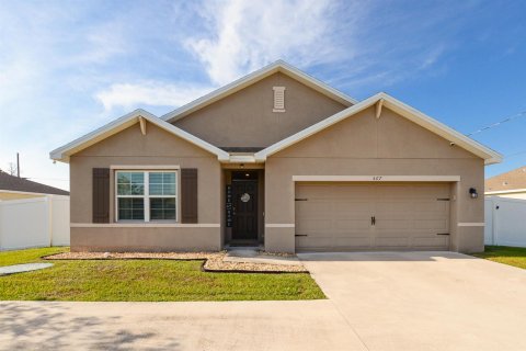 Villa ou maison à vendre à Port St. Lucie, Floride: 4 chambres, 181.62 m2 № 2146880 - photo 2