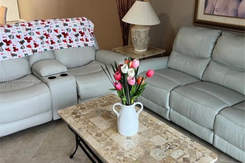 Купить кондоминиум в Пемброк-Пайнс, Флорида 1 спальня, 95.97м2, № 1966894 - фото 5