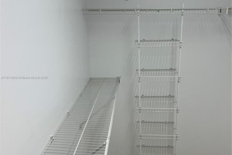 Купить кондоминиум в Пемброк-Пайнс, Флорида 1 спальня, 95.97м2, № 1966894 - фото 17