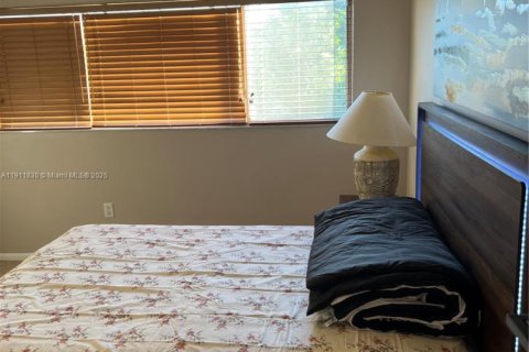 Купить кондоминиум в Пемброк-Пайнс, Флорида 1 спальня, 95.97м2, № 1966894 - фото 14