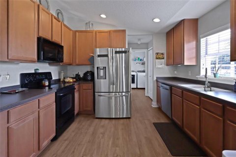 House in Orlando, Florida 3 bedrooms, 139.82 sq.m. № 1637996 - photo 5