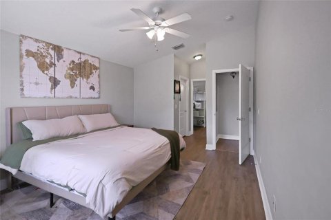 House in Orlando, Florida 3 bedrooms, 139.82 sq.m. № 1637996 - photo 13