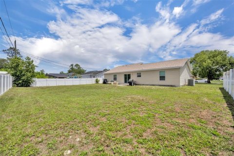 House in Deltona, Florida 3 bedrooms, 106.09 sq.m. № 1780431 - photo 25
