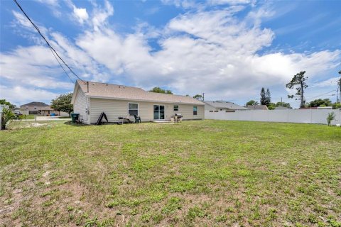 House in Deltona, Florida 3 bedrooms, 106.09 sq.m. № 1780431 - photo 24