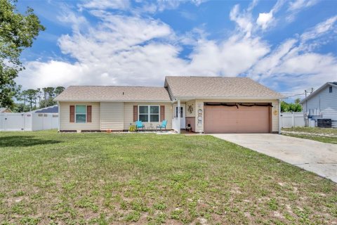 House in Deltona, Florida 3 bedrooms, 106.09 sq.m. № 1780431 - photo 2