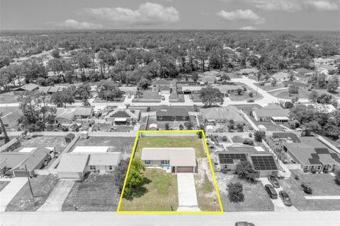 House in Deltona, Florida 3 bedrooms, 106.09 sq.m. № 1780431 - photo 27