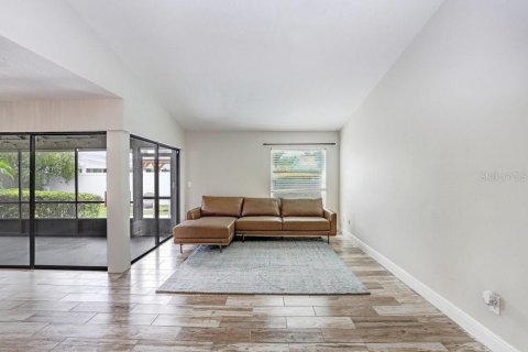Casa en alquiler en Tampa, Florida, 3 dormitorios, 144.74 m2 № 1904001 - foto 5