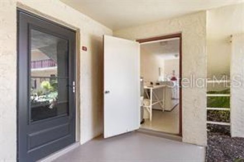 Condo in Rotonda, Florida, 1 bedroom  № 1903193 - photo 30