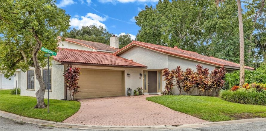 Villa ou maison à Winter Springs, Floride 3 chambres, 157.47 m2 № 2425783