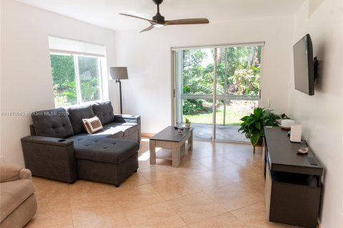 Condominio en venta en Plantation, Florida, 2 dormitorios, 101.91 m2 № 1922457 - foto 2