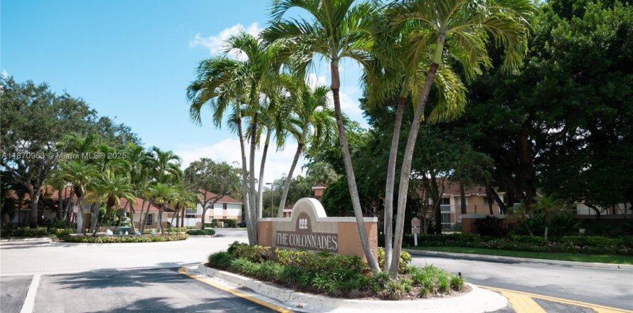 Condominio en Plantation, Florida, 2 dormitorios № 1922457
