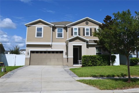 House in Davenport, Florida 4 bedrooms, 240.52 sq.m. № 2221162