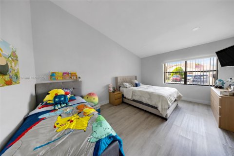 Touwnhouse à vendre à Hialeah, Floride: 2 chambres, 189.43 m2 № 1960981 - photo 24