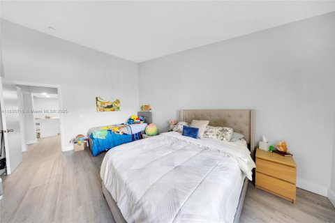 Touwnhouse à vendre à Hialeah, Floride: 2 chambres, 189.43 m2 № 1960981 - photo 22