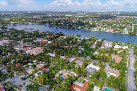 Купить виллу или дом в Холливуд, Флорида 5 спален, 217.39м2, № 2006628 - фото 3