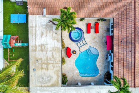 Купить виллу или дом в Холливуд, Флорида 5 спален, 217.39м2, № 2006628 - фото 7