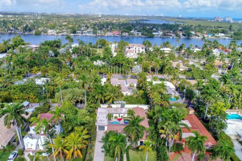 Купить виллу или дом в Холливуд, Флорида 5 спален, 217.39м2, № 2006628 - фото 2