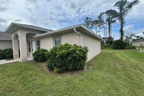 Casa en alquiler en North Port, Florida, 3 dormitorios, 140.28 m2 № 1912033 - foto 1