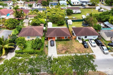 House in Homestead, Florida 3 bedrooms, 116.31 sq.m. № 1770600 - photo 20