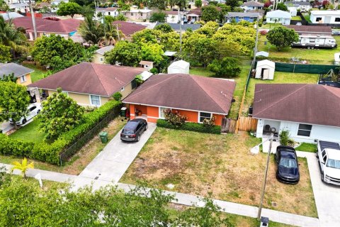 House in Homestead, Florida 3 bedrooms, 116.31 sq.m. № 1770600 - photo 3