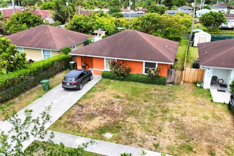 House in Homestead, Florida 3 bedrooms, 116.31 sq.m. № 1770600 - photo 30
